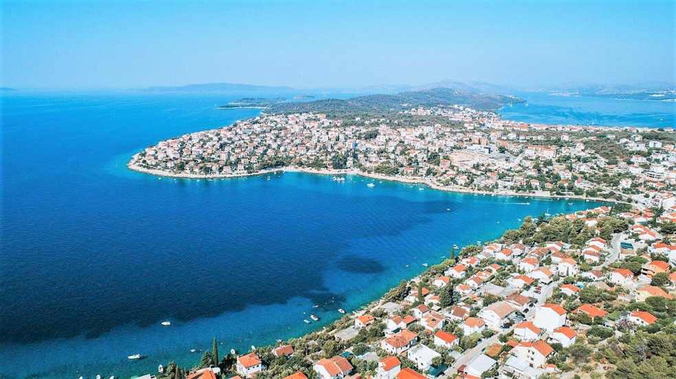 Baugrundstück direkt am Meer auf der Insel Ciovo - Immobilien Kroatien - Panorama Scouting.