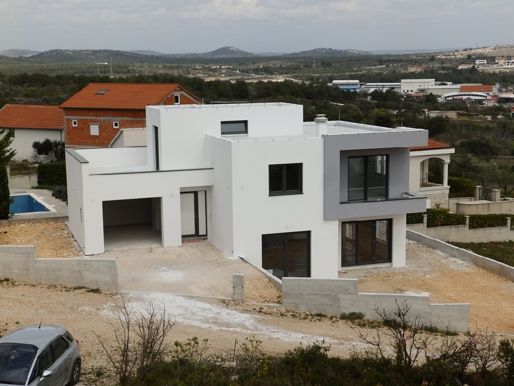 Moderne Villa mit Meerblick in Kroatien zum Verkauf.