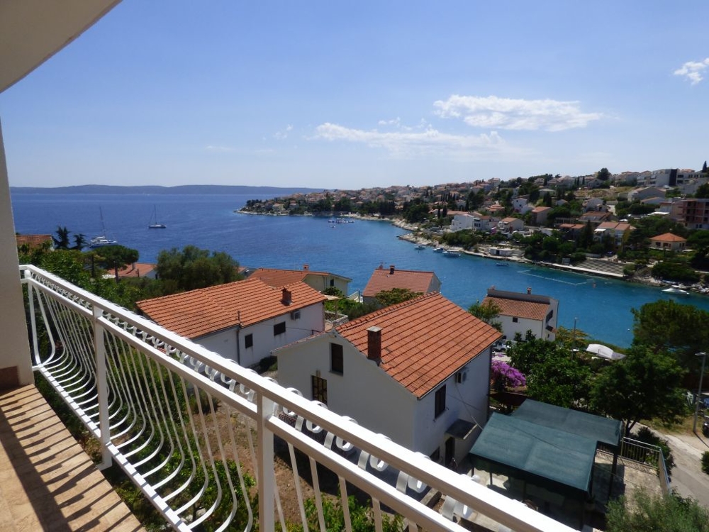 Haus mit Meerblick auf der Insel Ciovo in der Region Trogir zum Verkauf - Panorama Scouting.