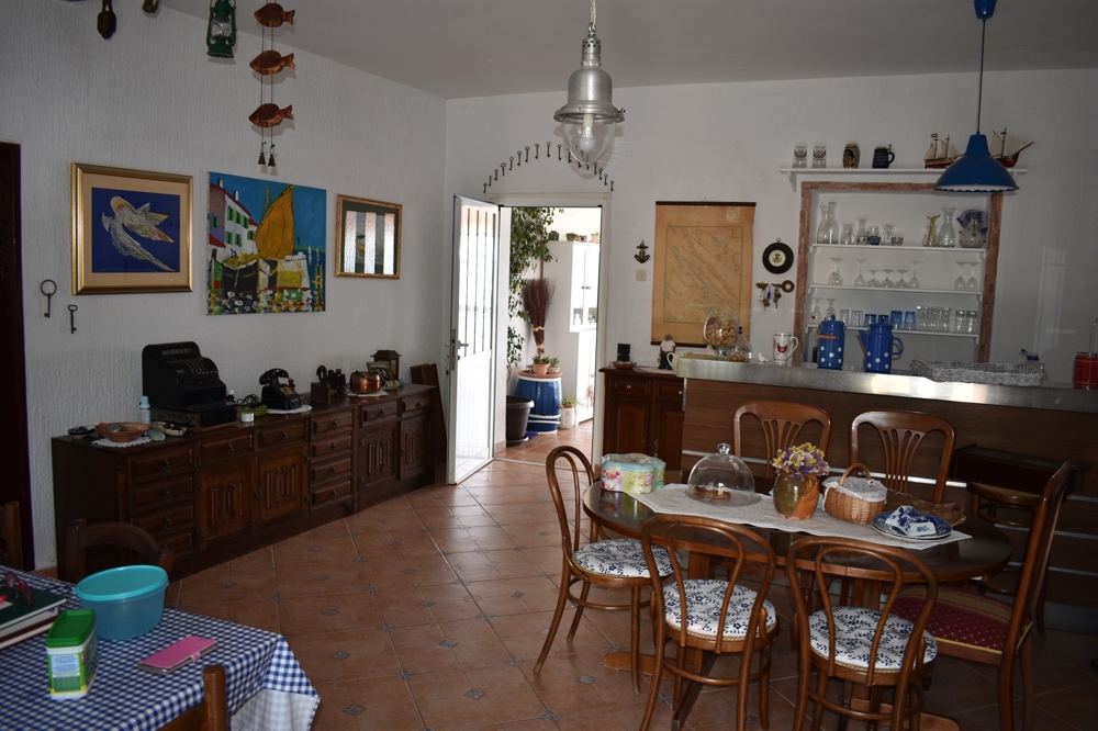 Küche und Essbereich der Villa H1240 in Kroatien.