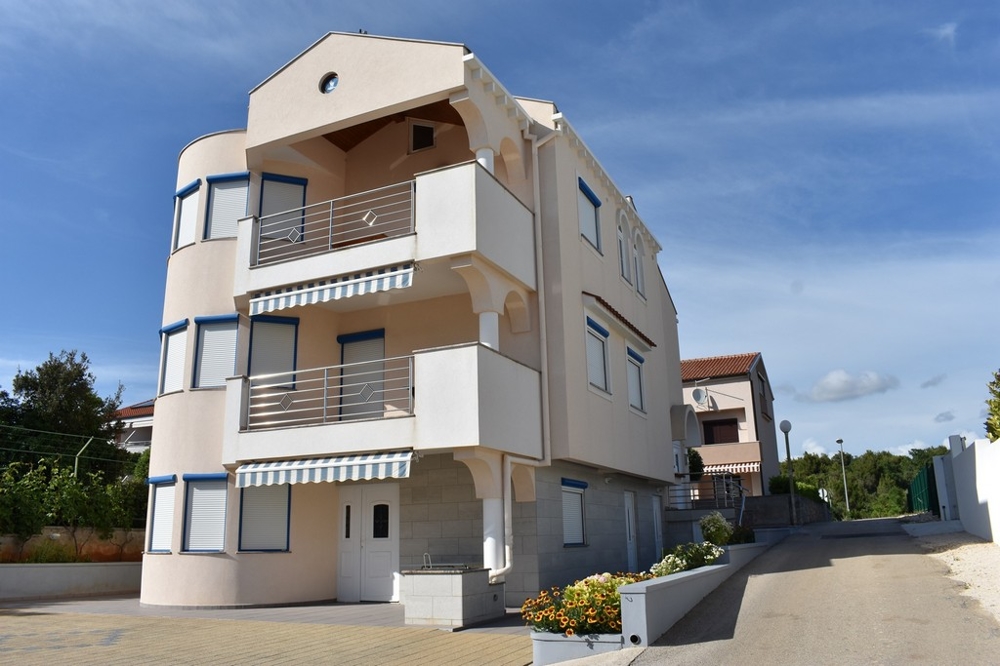 Haus mit mehreren Appartements in Zadar, Kroatien kaufen - Panorama Scouting Immobilien.