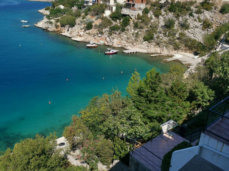 Blick auf das Meer von der Immobilie H1529 in der Region Karlobag, Kroatien.