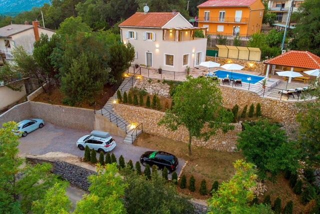 Haus mit Swimmingpool bei Crikvenica in Kroatien kaufen - Panorama Scouting GmbH.