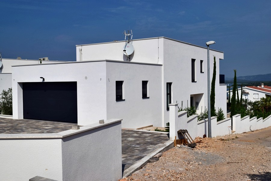 Hochwertige Villa mit Garage in Kroatien kaufen - Panorama Scouting Immobilien.