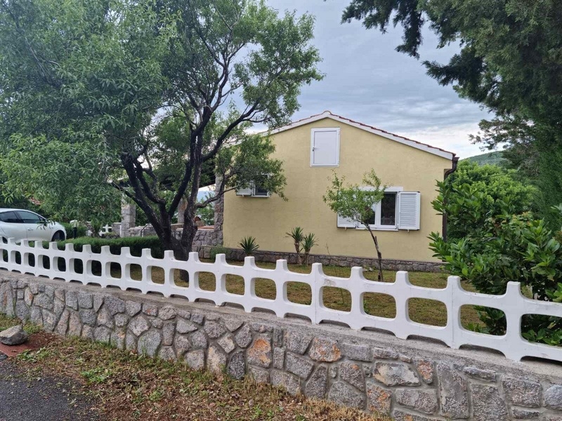 Schönes Haus mit Meerblick in Kroatien in der Region Senj zum Verkauf - Panorama Scouting.