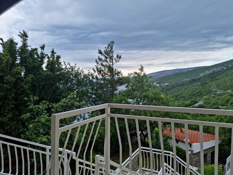Meerblick vom oberen Stockwerk der Immobilie H1752, Region Senj, Kroatien.