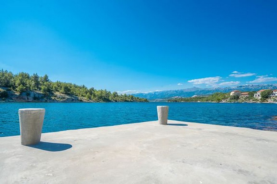 Villa in der ersten Reihe zum Meer kaufen in Kroatien - Panorama Scouting Immobilien.