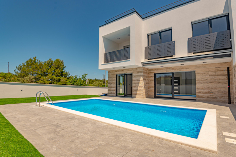 Villa mit Swimmingpool in Vodice, Kroatien zum Verkauf  - Panorama Scouting.