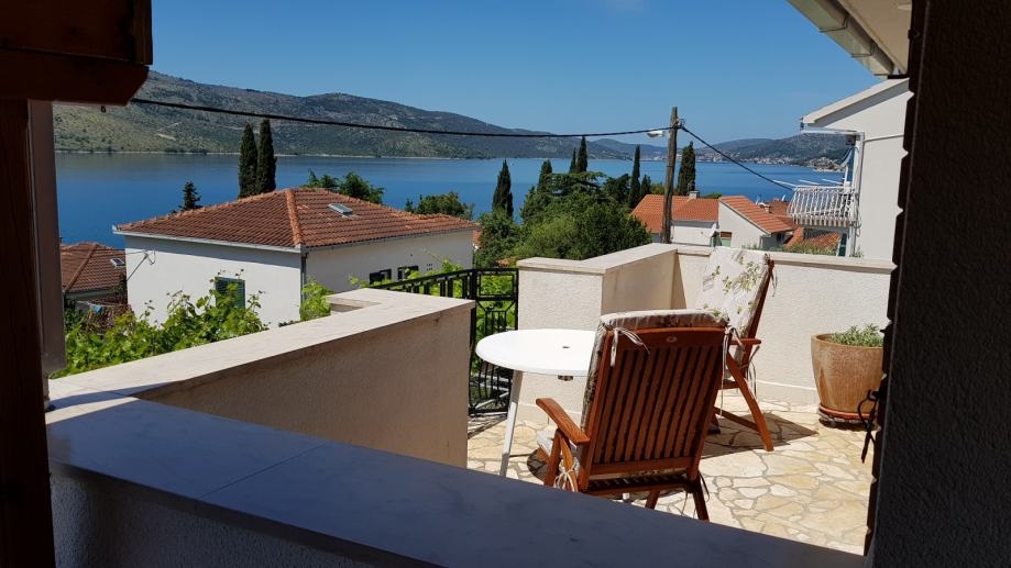Meerblick von der Terrasse der Immobilie H1790 in der Region Trogir, Kroatien - Panorama Scouting.