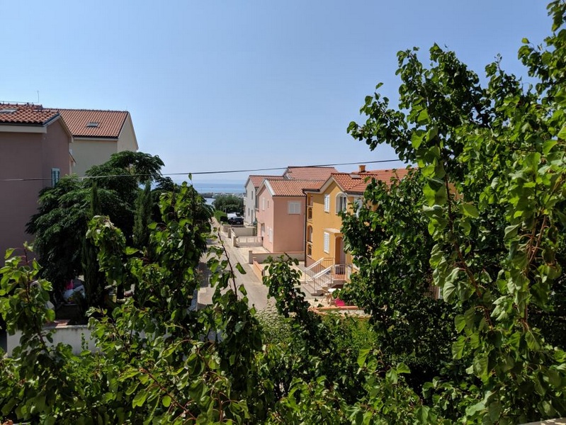 Meerblick vom oberen Stockwerk des Hauses H1815, das in Kroatien zum Verkauf angeboten wird.