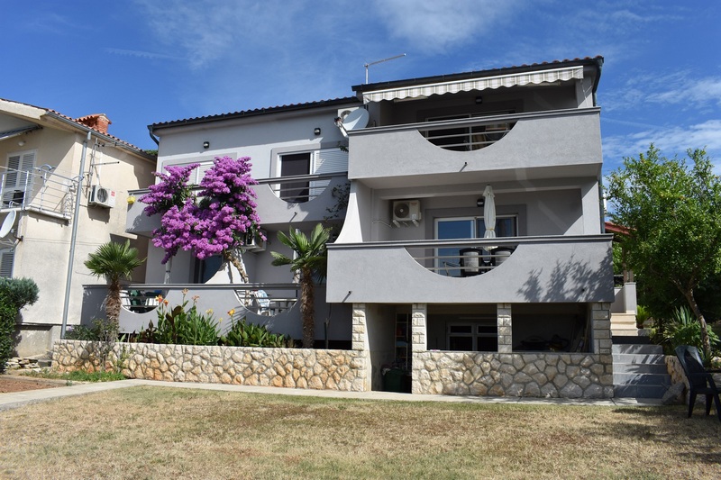 Mehrfamilienhaus in der Region Zadar, Kroatien - direkt am Meer zum Verkauf.