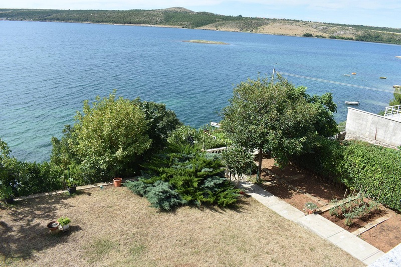 Haus direkt am Meer in Posedarje, Kroatien - Panorama Scouting Immobilien.