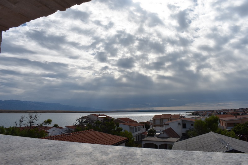 Meerblick der Villa H1844, die auf der Insel Vir in Kroatien zum Verkauf steht.