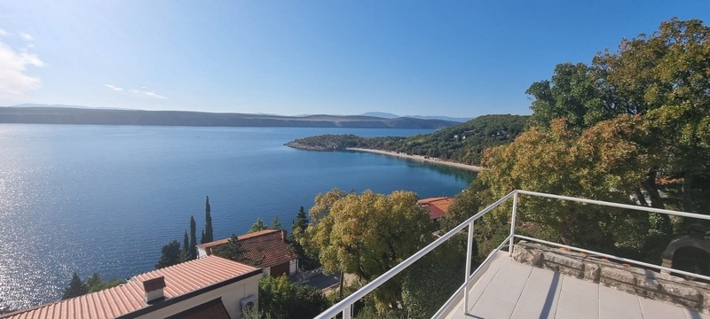 Haus mit Meerblick in Kroatien zum Verkauf. Immobilienmakler: Panorama Scouting.