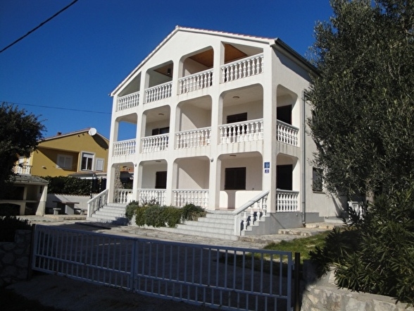 Appartementhaus nahe dem Meeresufer in Kroatien zum Verkauf - Panorama Scouting Immobilien.