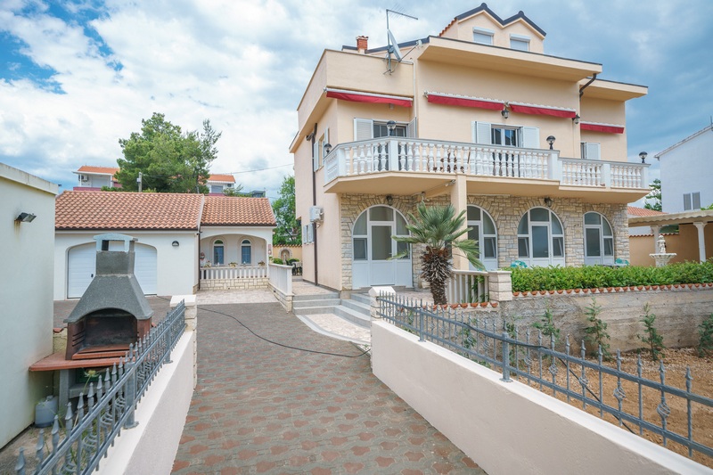 Appartementhaus bei Vodice in Kroatien zum Verkauf - Panorama Scouting H1956.