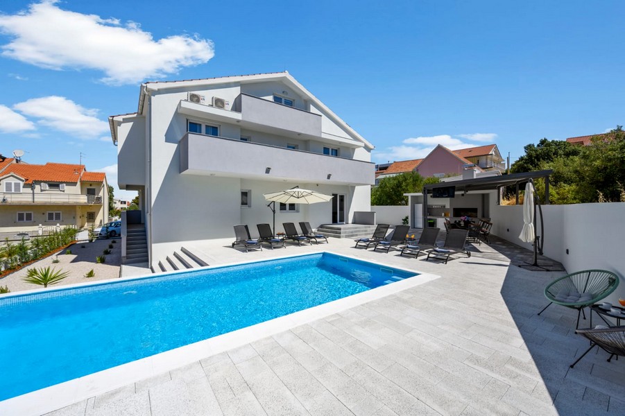 Haus kaufen in Kroatien, Nord-Dalmatien, Sibenik - Panorama Scouting Immobilien H2002, Kaufpreis: 850.000 EUR - Bild 1