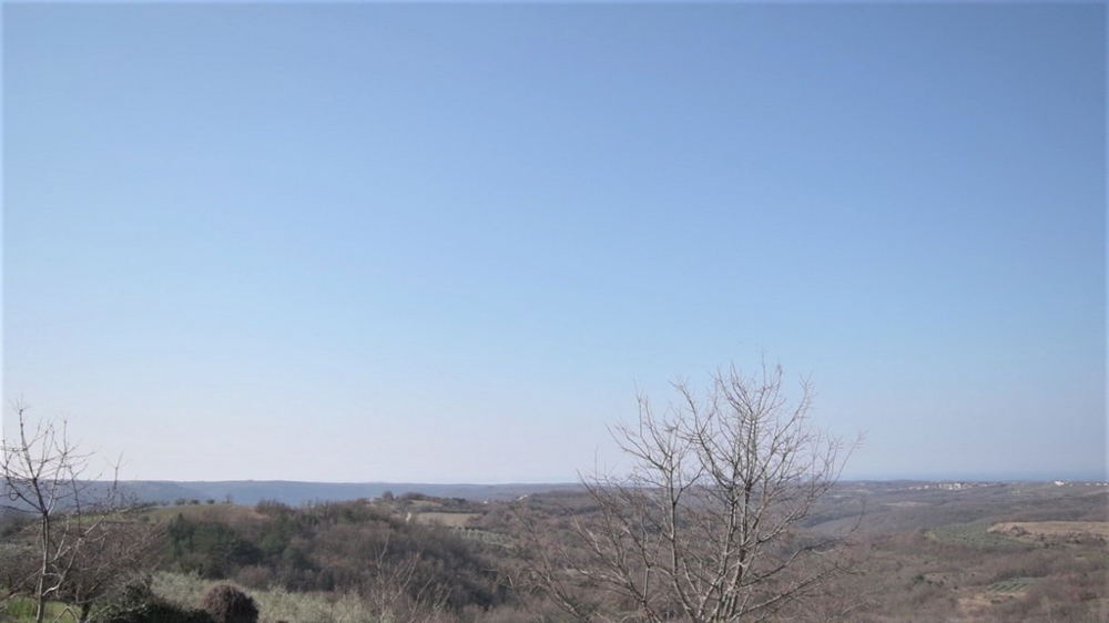 Terrasse mit Meerblick der Immobilie H2039, die in Kroatien in der Region Umag zum Verkauf steht - Panorama Scouting.
