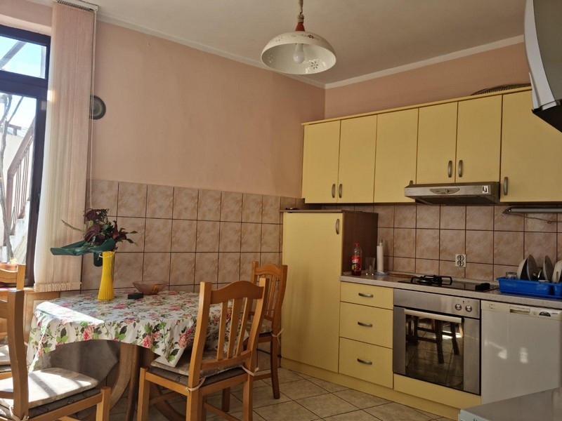 Küche der Immobilie H2126, die in Kroatien, Novi Vinodolski zum Verkauf steht - Panorama Scouting.