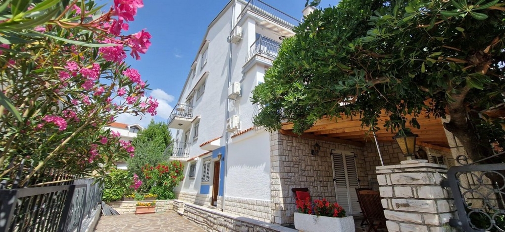 Appartementhaus kaufen in Kroatien, Kvarner Bucht, Crikvenica - Panorama Scouting Immobilien H2222, Kaufpreis: 1.220.000 EUR - Bild 1