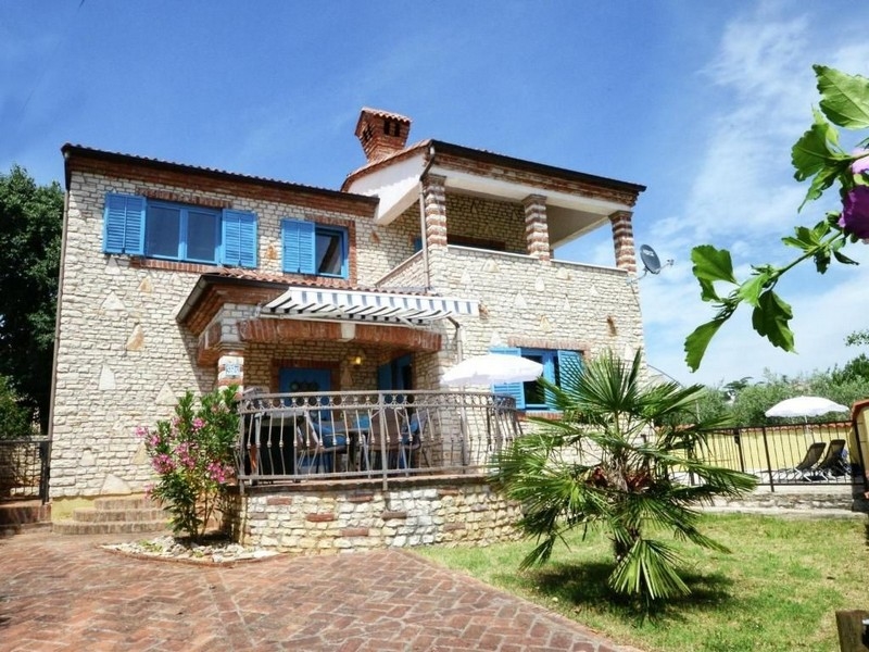 Einfamilienhaus mit Pool und Garten - Immobilien Istrien, Panorama Scouting.