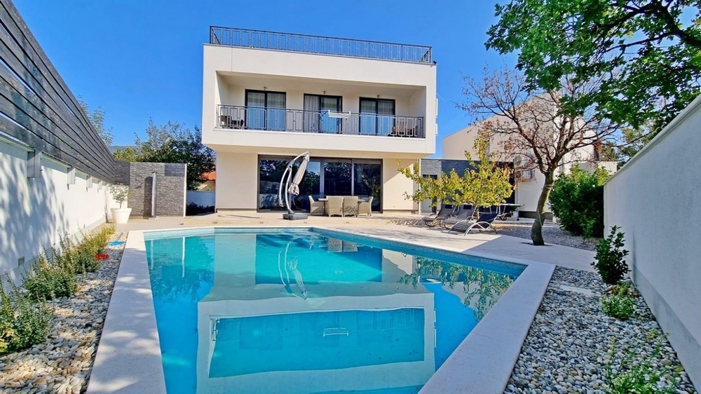 Einfamilienhaus mit Meerblick-Panorama in Crikvenica, Kroatien zum Verkauf.