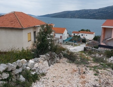 Zweifamilienhaus nur 230 m vom Meer und Privatgrundstück weg