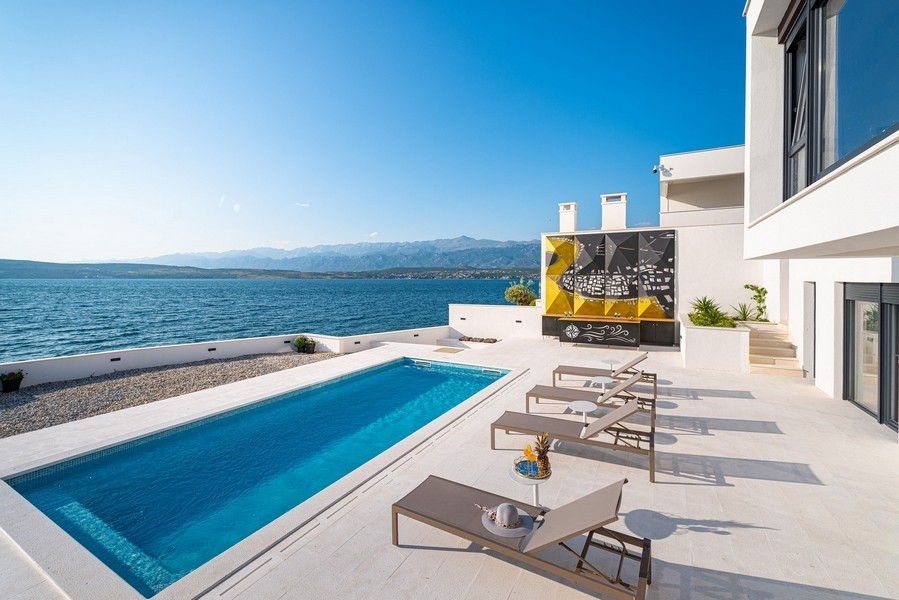 Luxusvilla mit Swimmingpool und Meerblick in Kroatien zum Verkauf - Panorama Scouting.