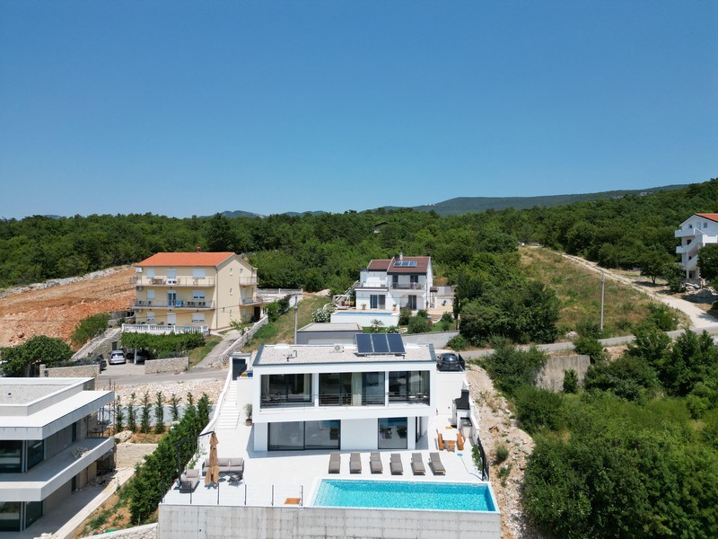 Moderne Luxusvilla mit Swimmingpool zum Verkauf in Kroatien - Panorama Scouting.