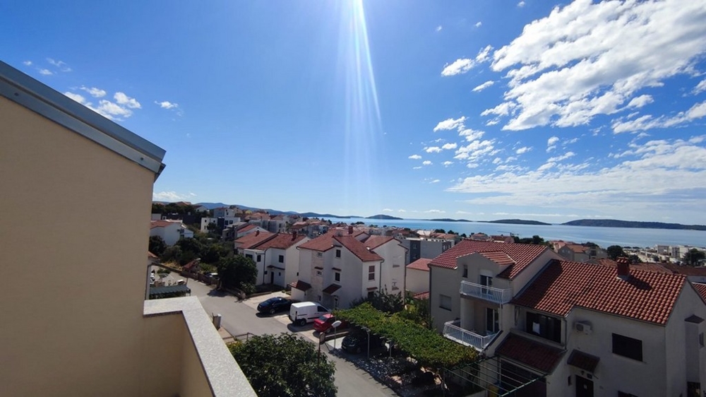 Haus mit schönem Meerblick in Brodarica, Region Sibenik - Panorama Scouting Immobilien.
