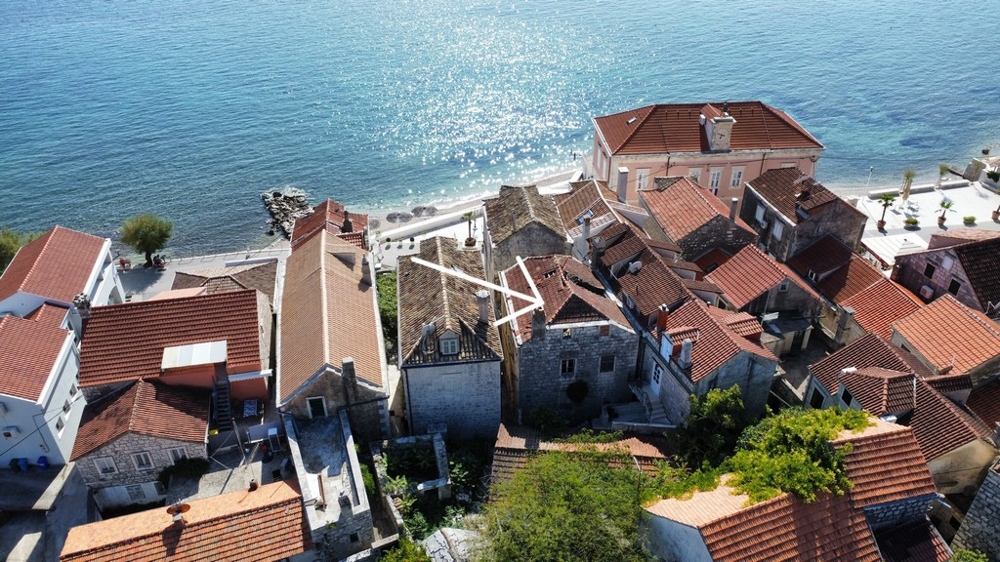 Immobilienmakler für Kroatien - Panorama Scouting - Steinhaus nur 15 Meter vom Meer entfernt