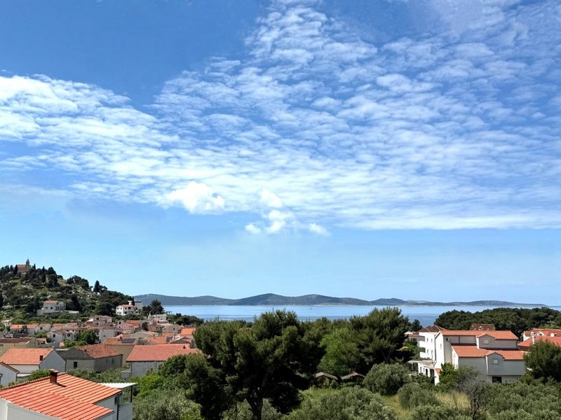 Doppelhaushälfte H3604 zum Verkauf in Tribunj bei Sibenik.