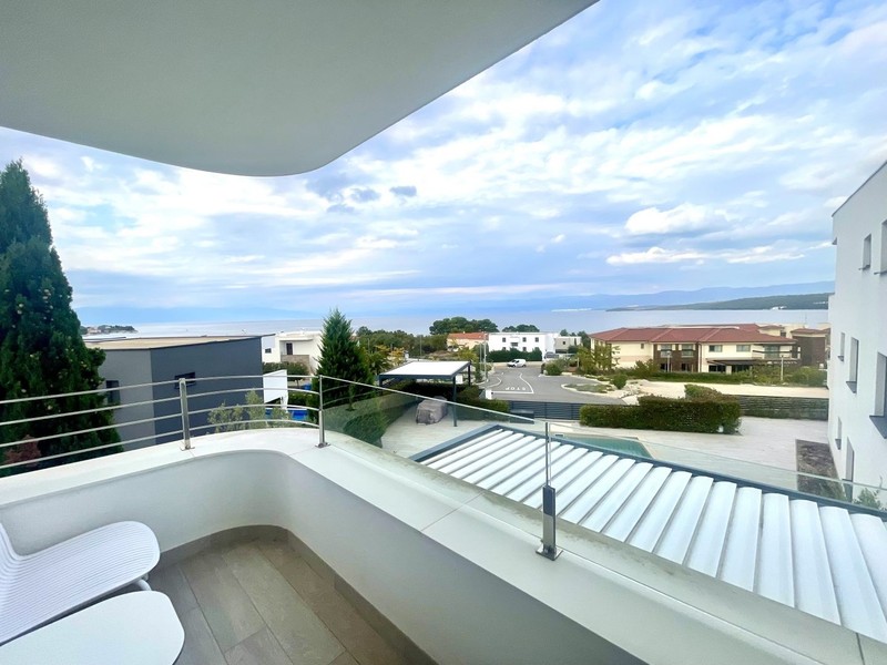 Doppelhaushälfte mit Pool und Meerblick in Malinska
