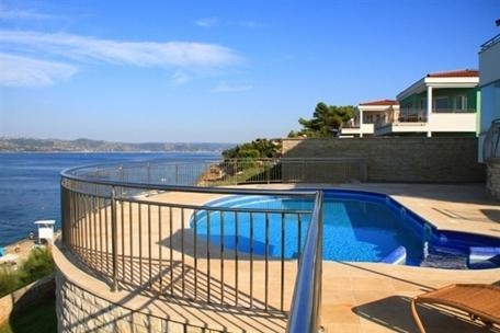 Die Villa am Meer zum Verkauf in Kroatien bietet einen atemberaubenden Meerblick. Immobilien am Meer - Panorama Scouting