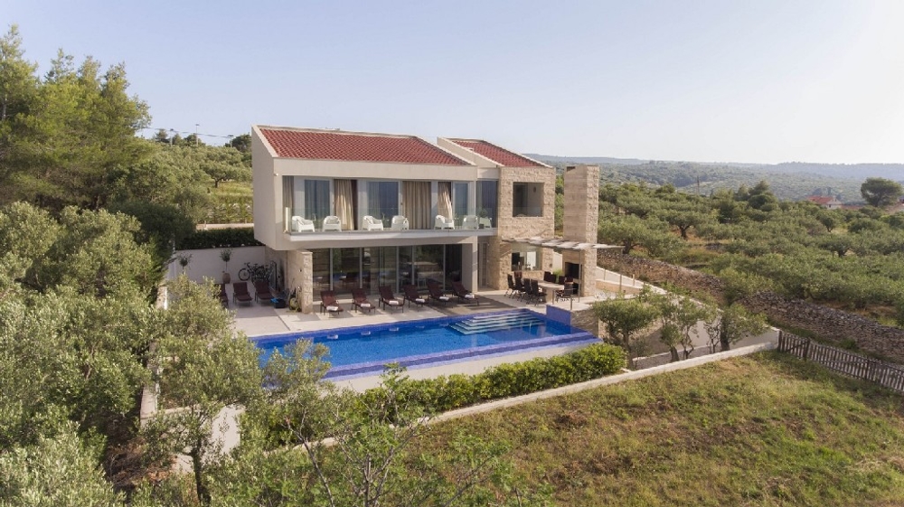 Erstklassige Villa in Bestlage zum Verkauf in Kroatien, Insel Brac.