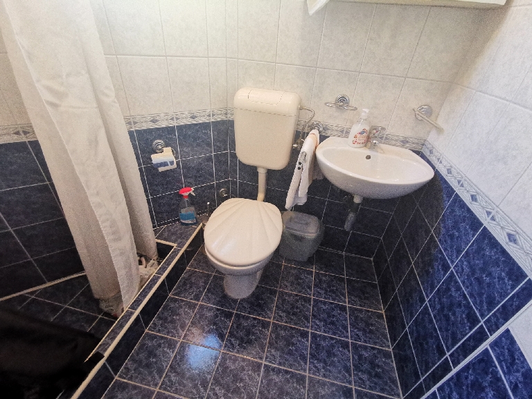 Das Badezimmer der Immobilie H631.