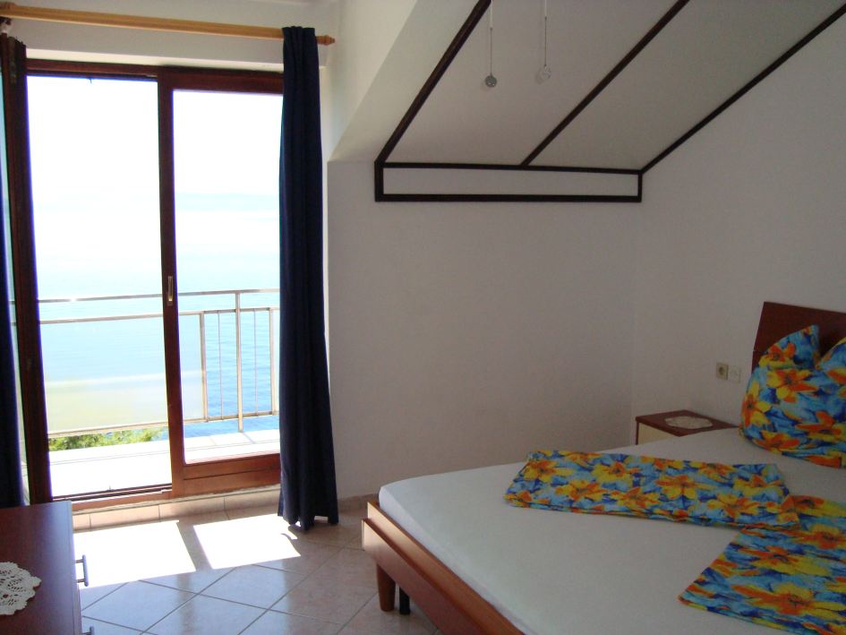 Vom Bett her eine tolle Aussicht in der Villa zum Verkauf auf Brac, Dalmatien