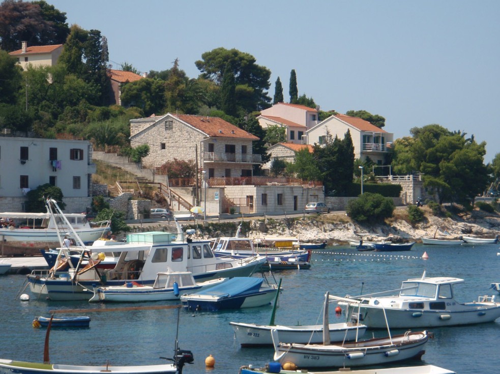 Villen direkt am Meer auf Hvar in Kroatien kaufen.