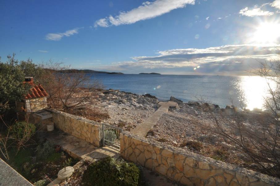 Region Rogoznica, Dalmatien: Haus direkt am Meer