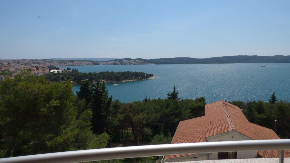 Immobilien mit Meerblick auf der Insel Ciovo in Kroatien zum Verkauf.