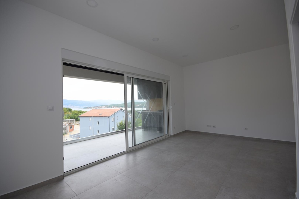 Neue Maisonettewohnung zu kaufen in der Region Soline auf Krk, Kroatien.