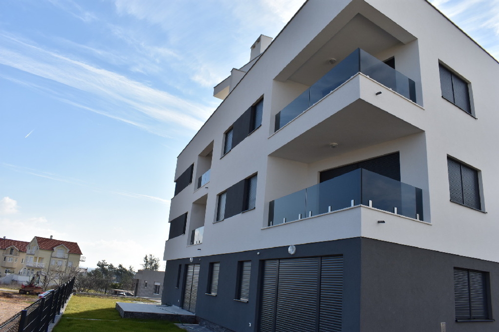 Moderne Wohnung mit Dachterrasse und Meerblick in Kroatien kaufen - A1528 in Nin, Region Zadar.