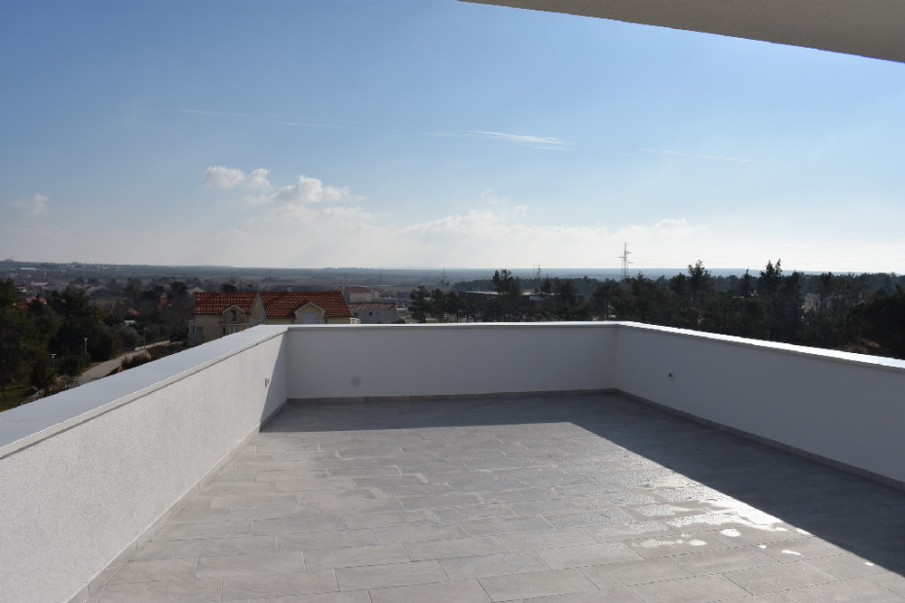 Dachterrasse der Immobilie A1528 welche bei Nin in Kroatien zum Verkauf steht.