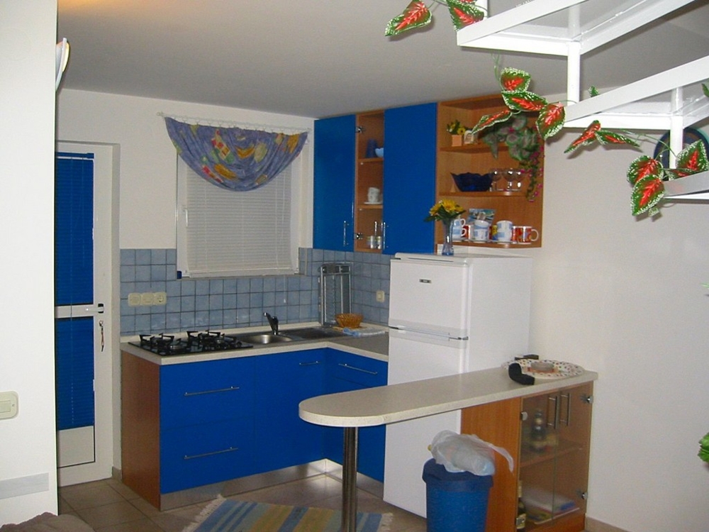 Funktional eingerichtete Küche der Ferienwohnung A1629, Region Zadar.