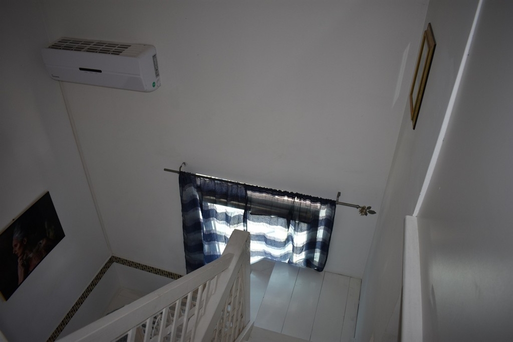 Treppen und Klimatisierung der Wohnung in Zaton, Norddalmatien.