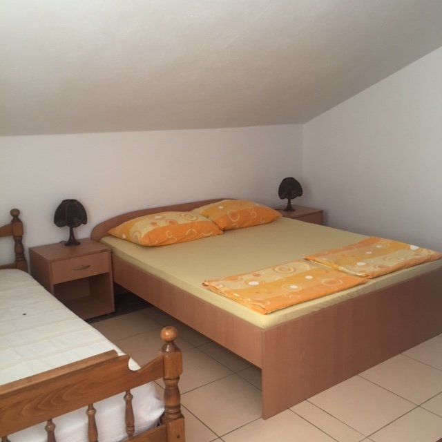 Das zweite Schlafzimmer der Wohnung A1658 auf Peljesac in Kroatien.