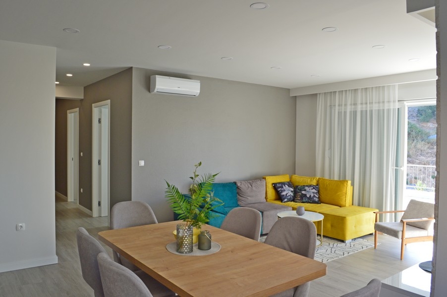 Modern eingerichtete und klimatisierte Wohnung in zentraler Lage in Makarska, Kroatien zum Verkauf - Panorama Scouting.