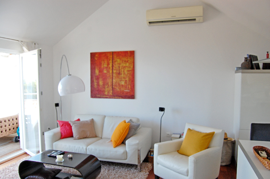 Der klimatisierte und hochwertig eingerichtete Wohnbereich der Immobilie A1758.