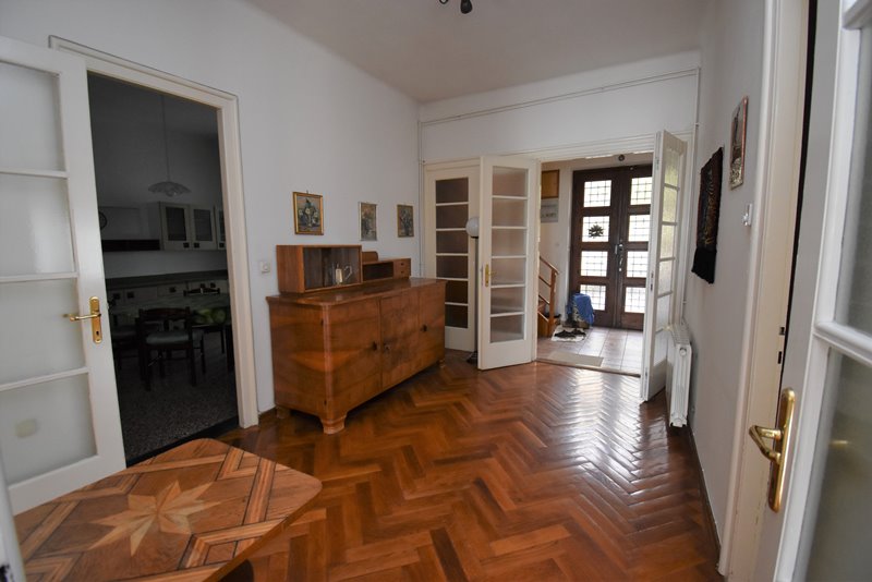 Eingangsbereich der Maisonettewohnung A1814, die in Rijeka im Stadtteil Trsat zum Verkauf steht.