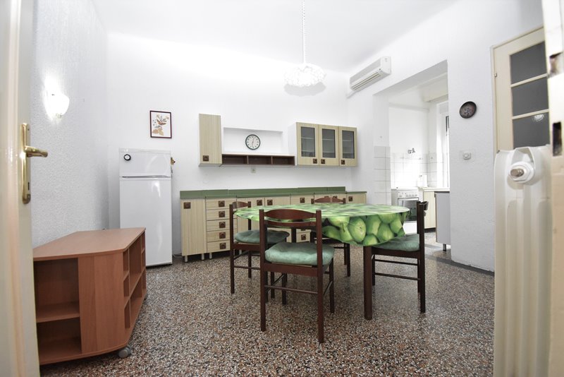 Küche und Essbereich der Wohnung A1814 in Rijeka, Kroatien - Panorama Scouting Immobilien.